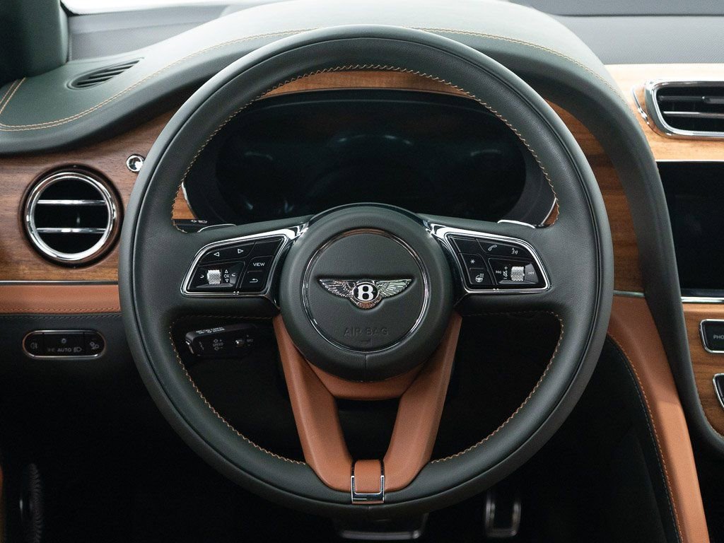 Certified 2025 Bentley Bentayga Extended Wheelbase image 31
