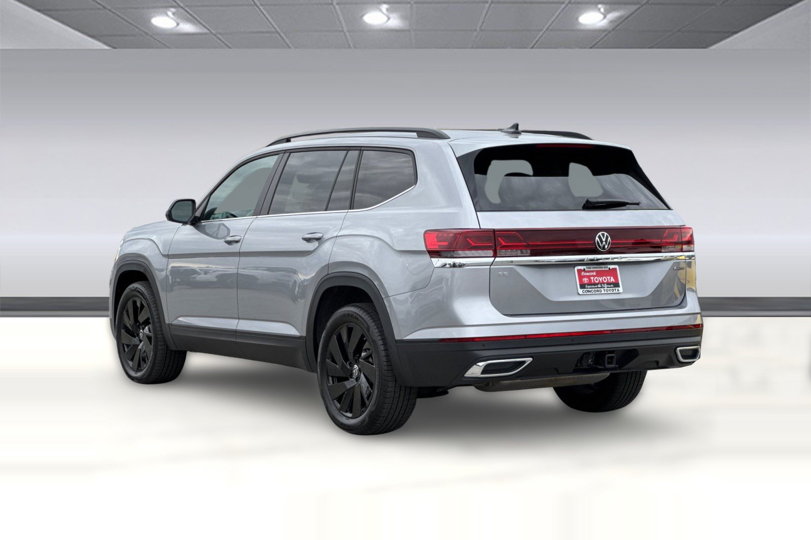 Used 2026 Volkswagen Atlas SE AWD/4WD image 3