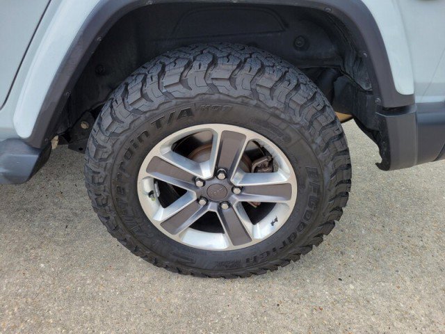 Used 2020 Jeep Wrangler Unlimited Sahara image 9
