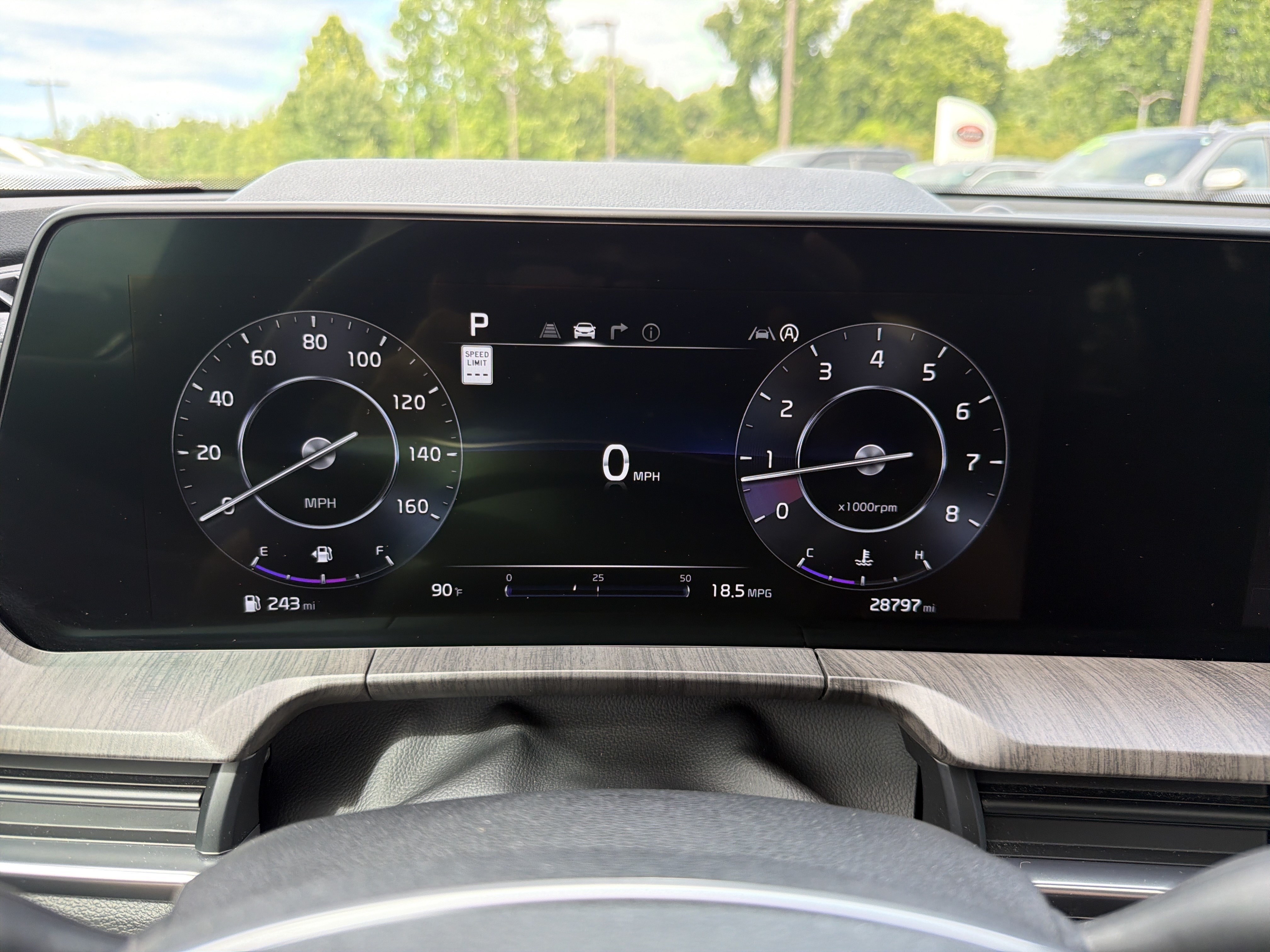 Used 2024 Kia Telluride SX w/ Towing Package FWD image 12