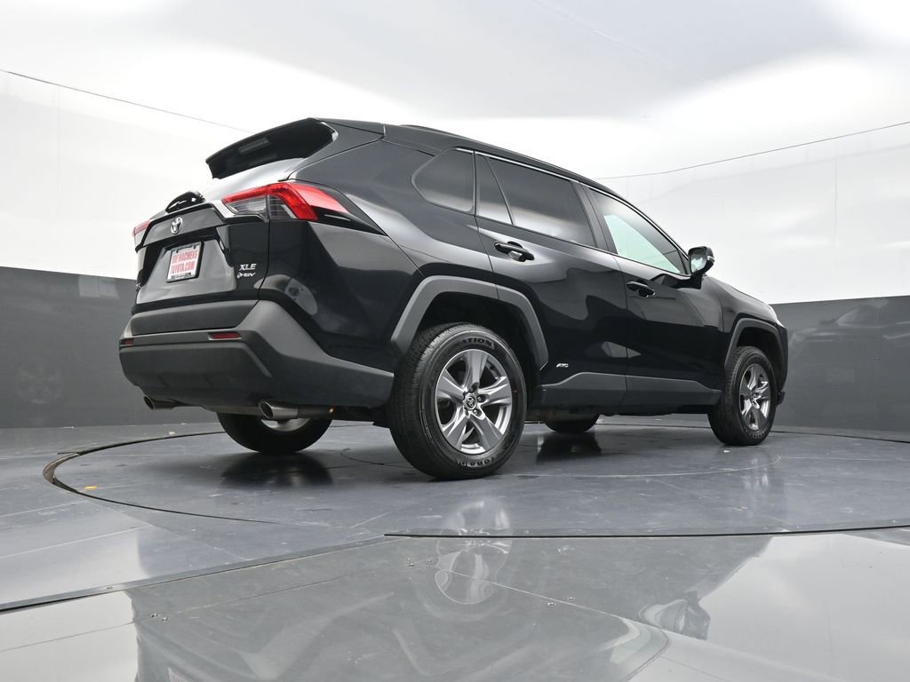 Used 2025 Toyota RAV4 XLE image 27