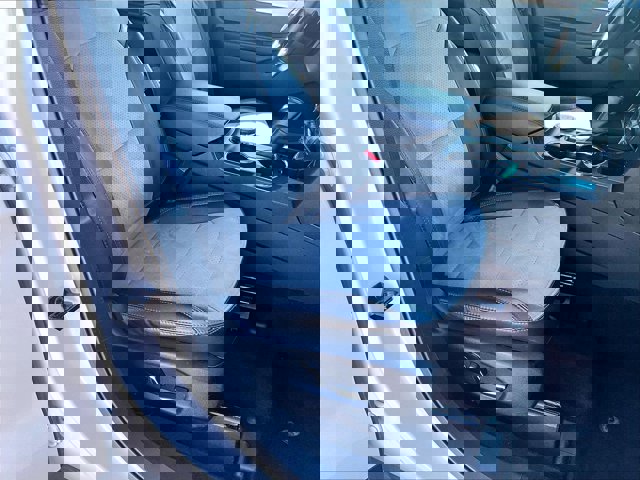 Used 2017 Ford Explorer XLT w/ Equipment Group 202A AWD/4WD image 9