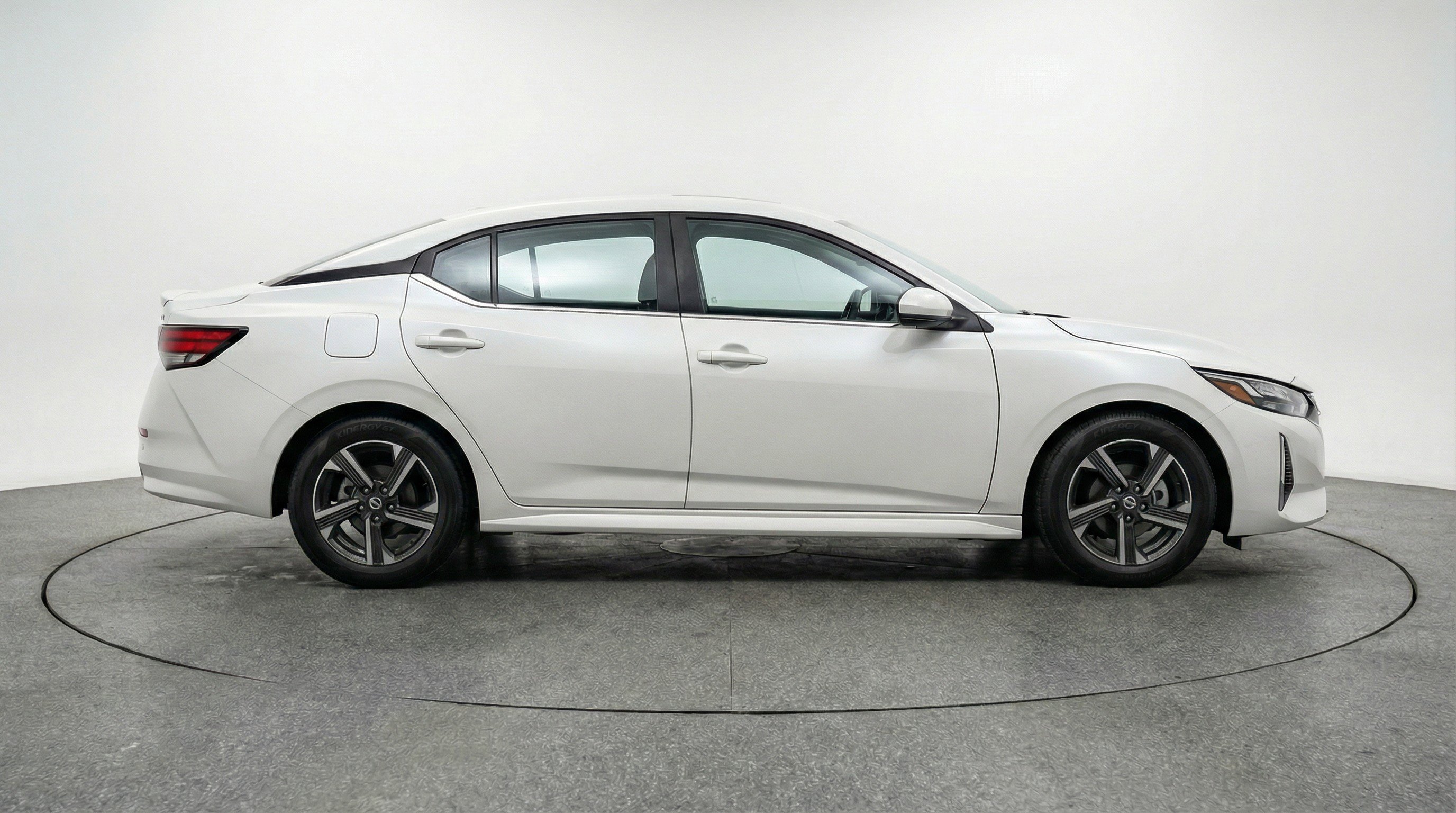 Used 2025 Nissan Sentra SV image 11