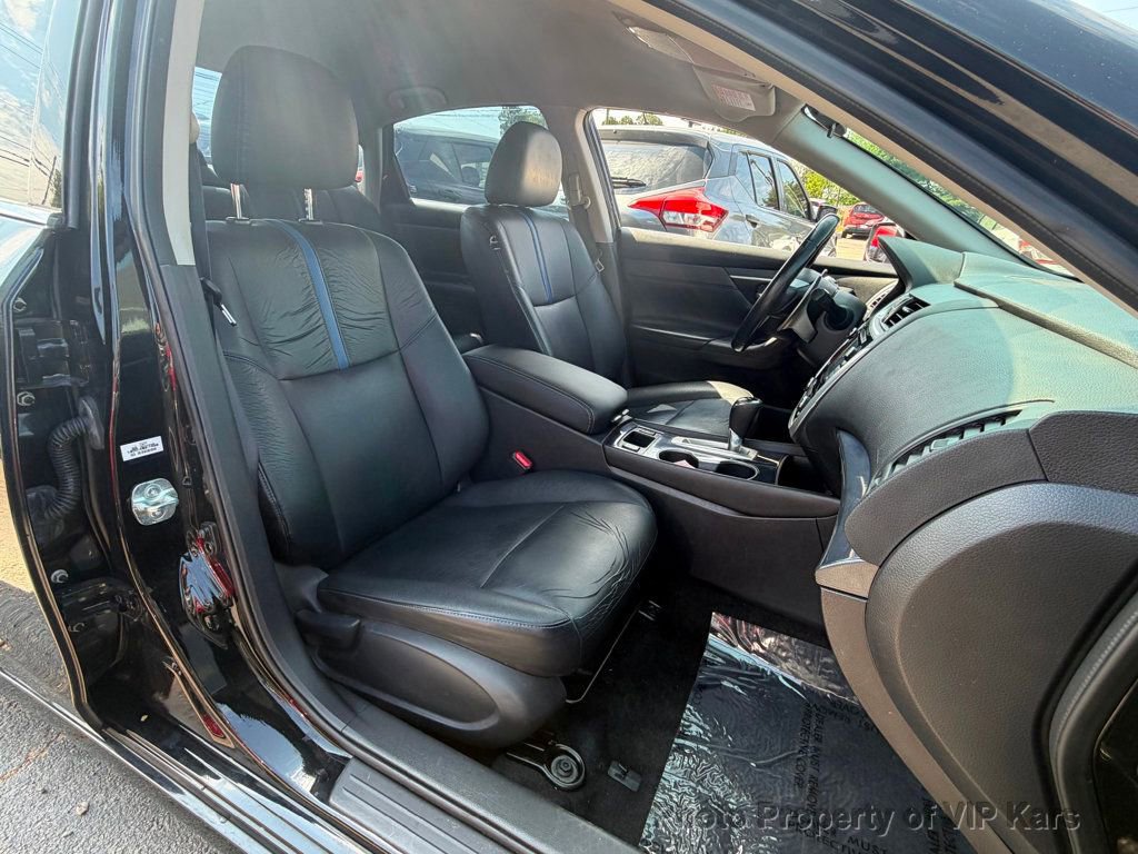 Used 2018 Nissan Altima 2.5 SR w/ SR Midnight Edition FWD image 17