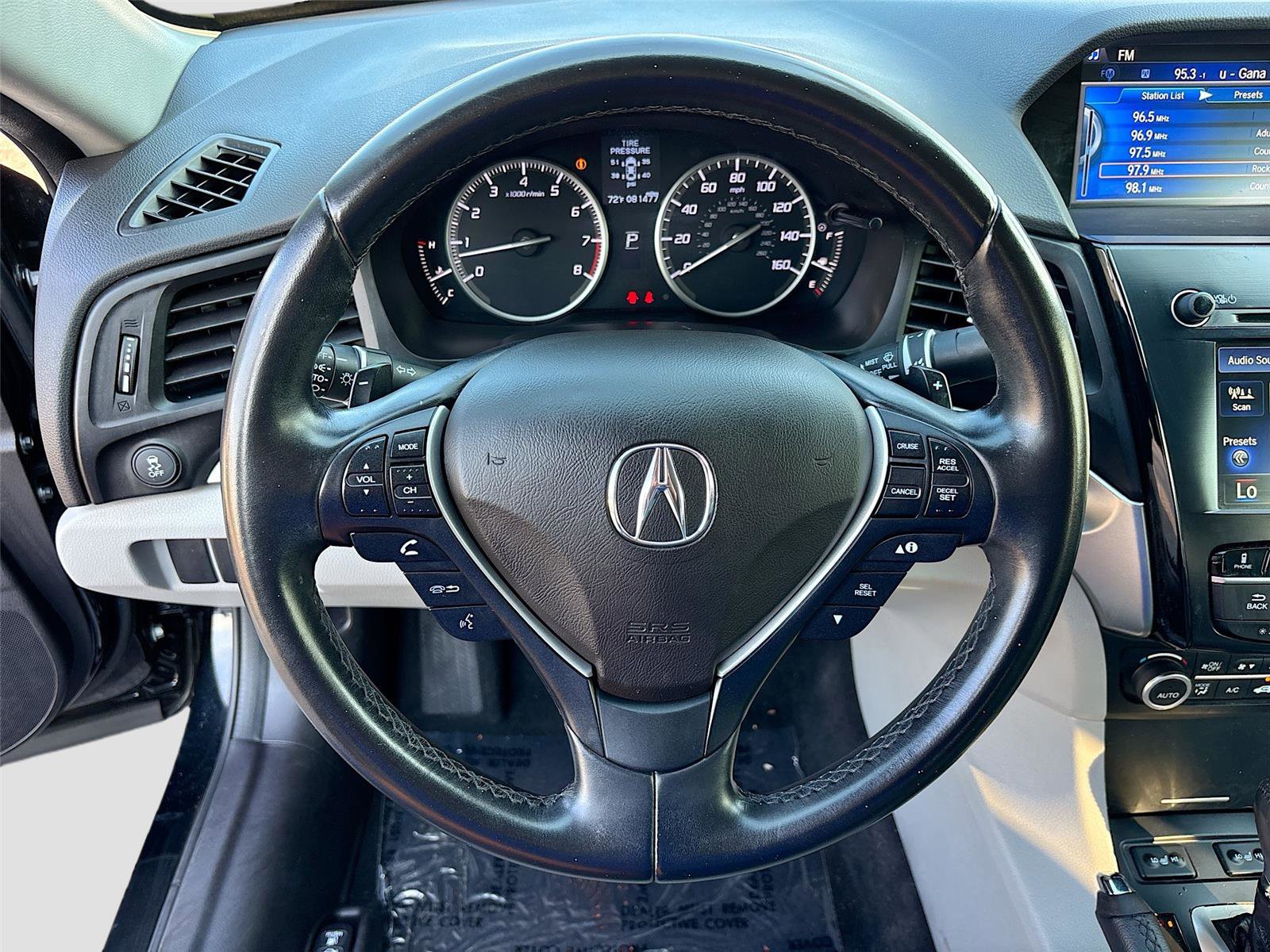 Used 2017 Acura ILX w/ Premium Package image 12