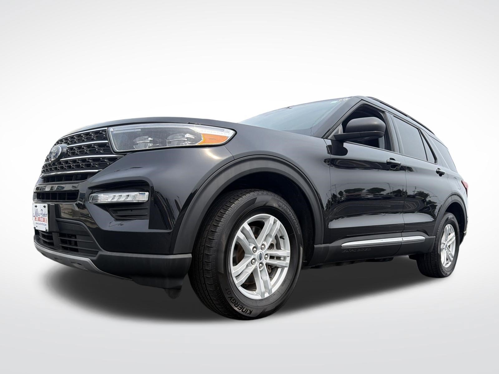 Certified 2024 Ford Explorer XLT w/ Equipment Group 202A AWD/4WD image 2