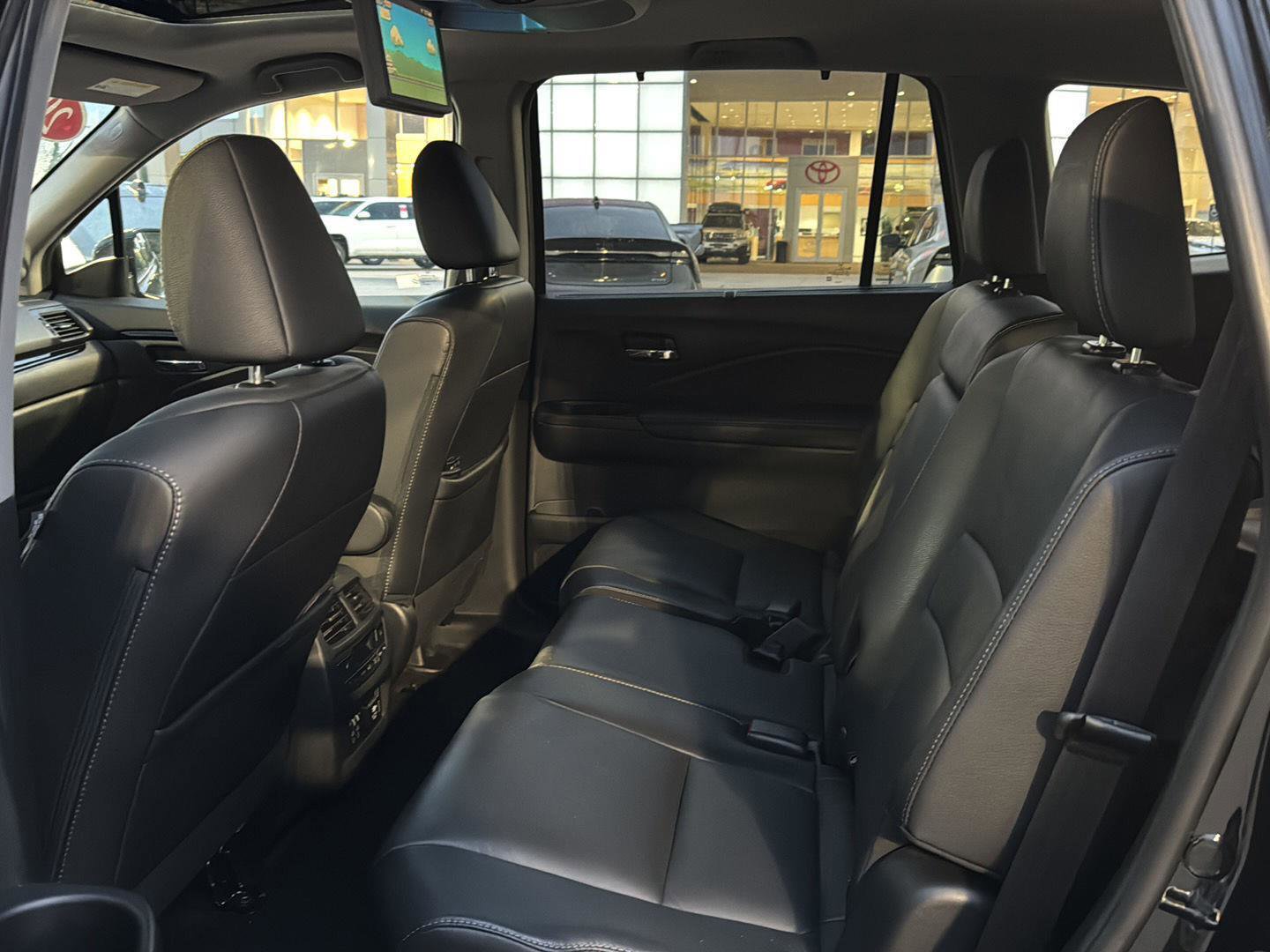 Used 2022 Honda Pilot Touring image 9