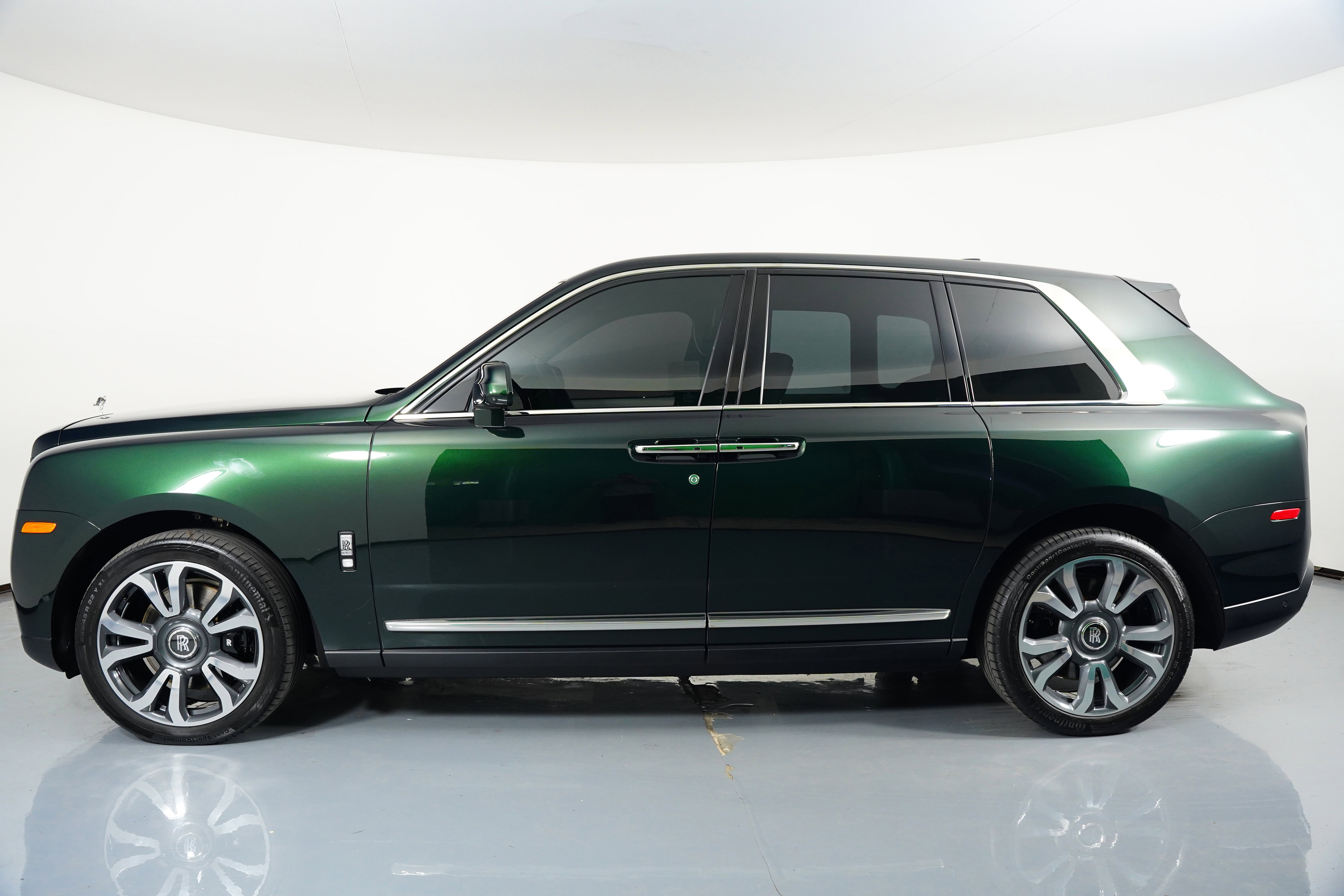 Used 2023 Rolls-Royce Cullinan w/ Cullinan Package image 84