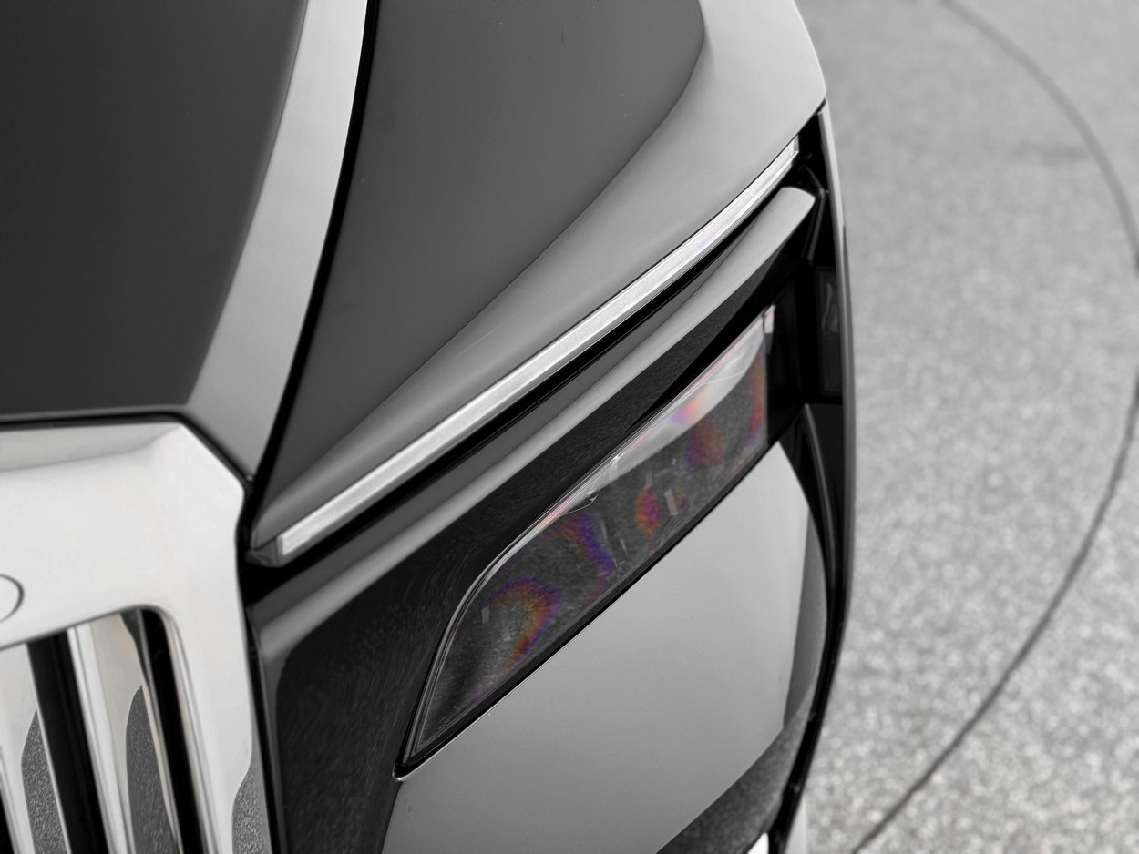 Used 2024 Rolls-Royce Spectre image 46