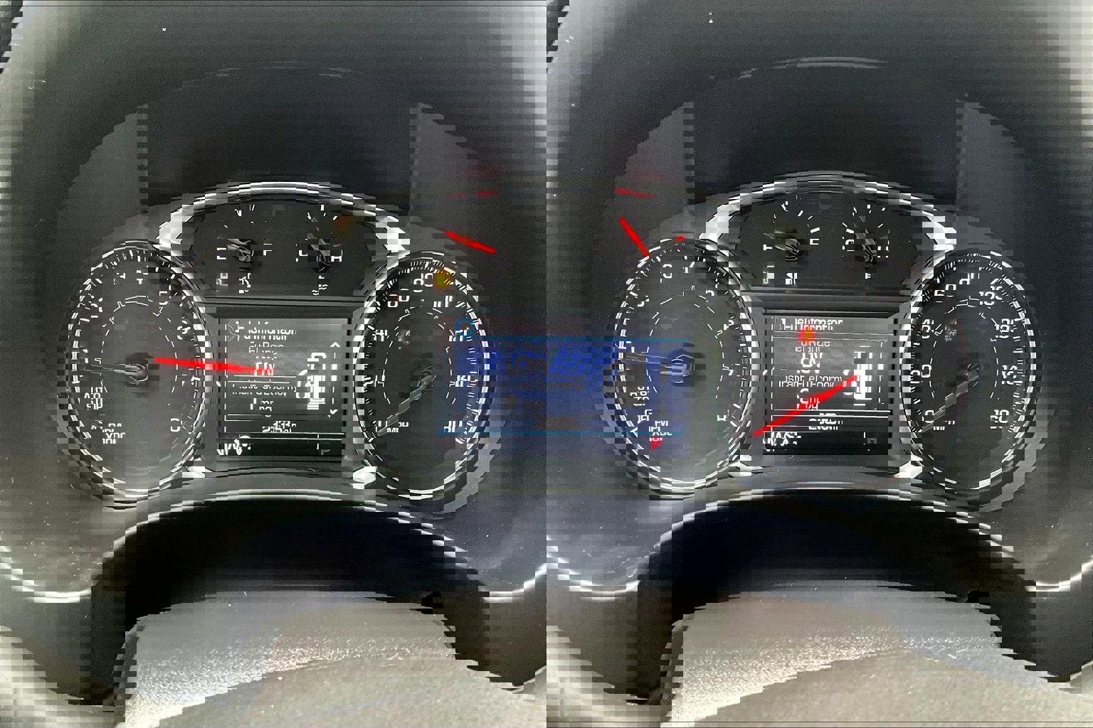 Used 2024 GMC Terrain SLE w/ Driver Convenience Package image 8