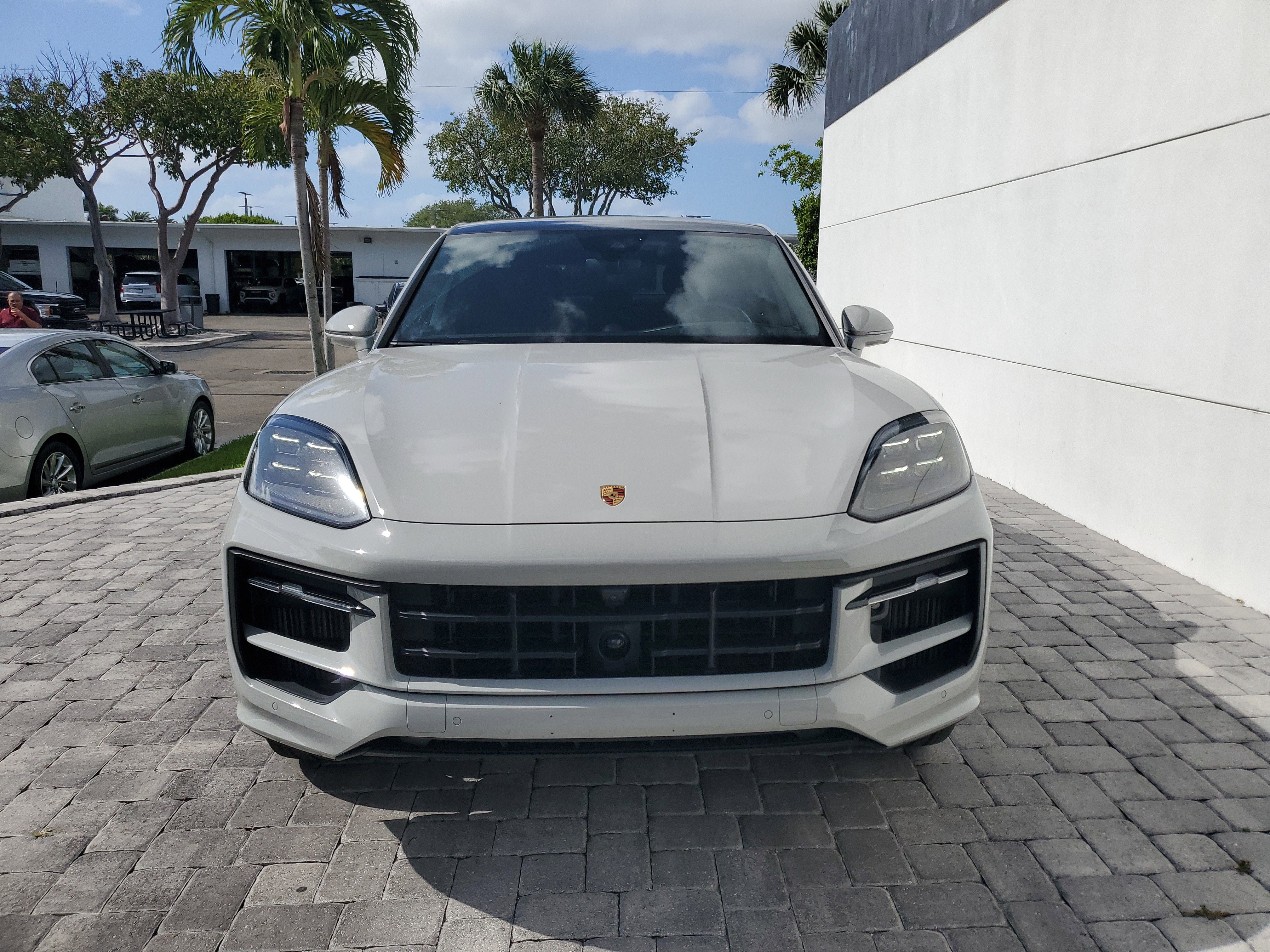 Used 2024 Porsche Cayenne S image 2
