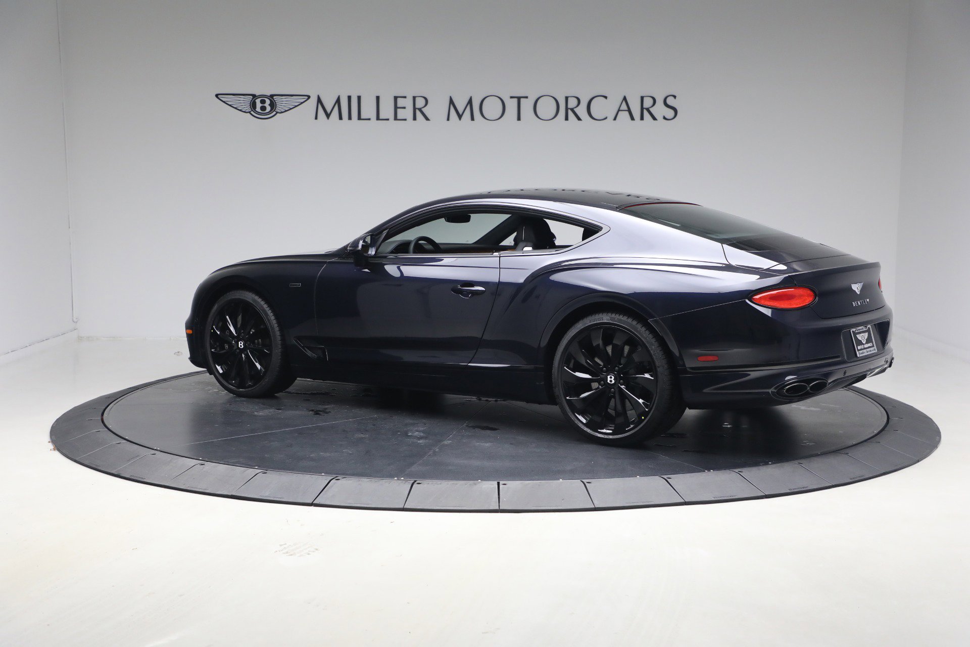 Used 2024 Bentley Continental GT V8 image 4