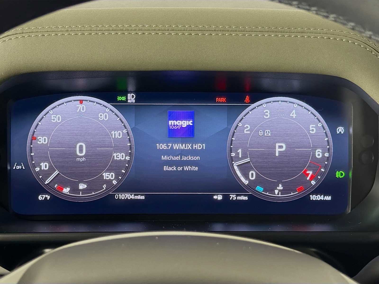 Used 2025 Land Rover Defender 110 S image 12