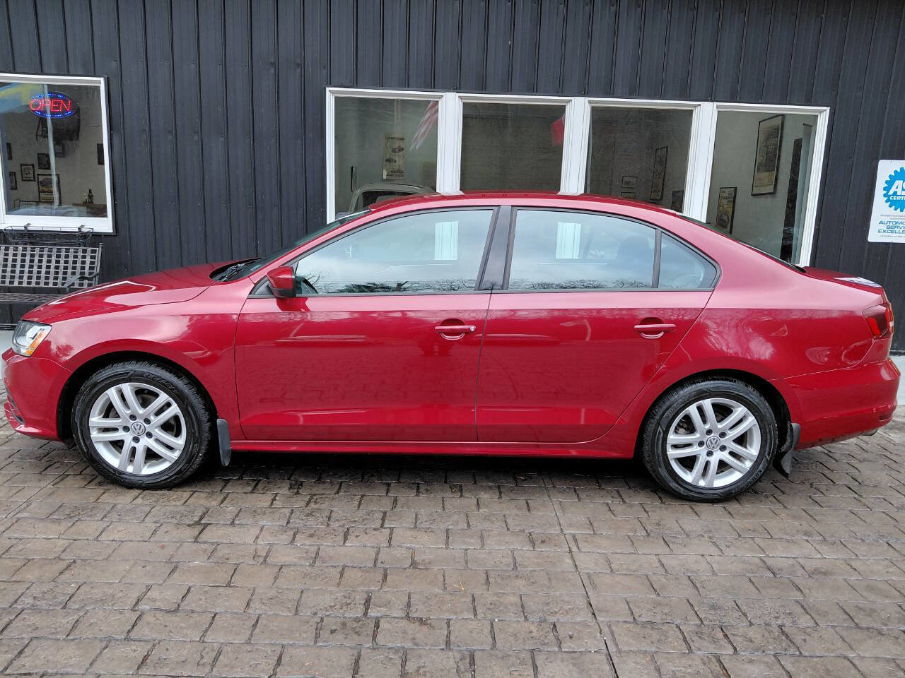 Used 2018 Volkswagen Jetta S image 2