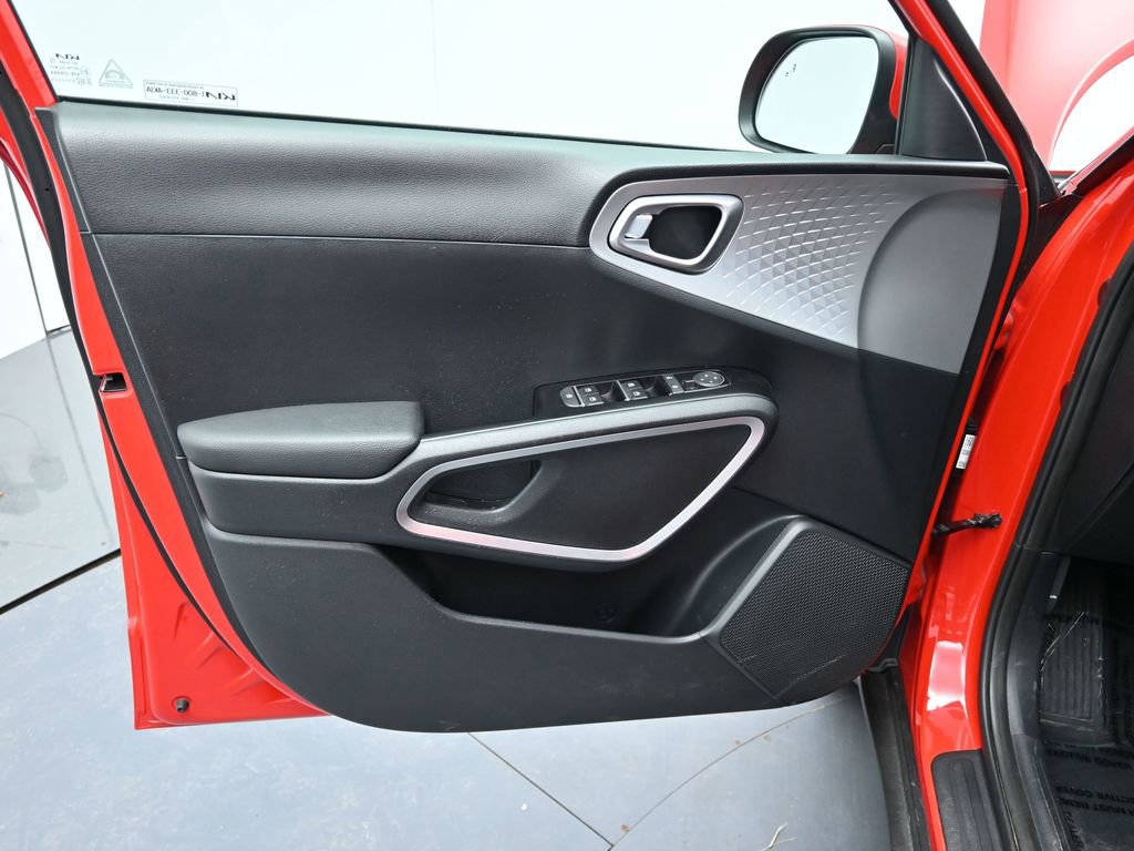 Certified 2022 Kia Soul LX w/ Technology Package image 16