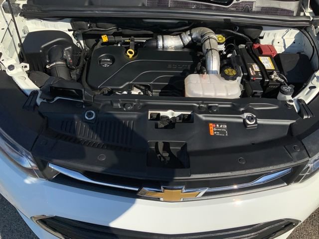 Used 2022 Chevrolet Trax LS w/ Tint and Cruise Package image 12