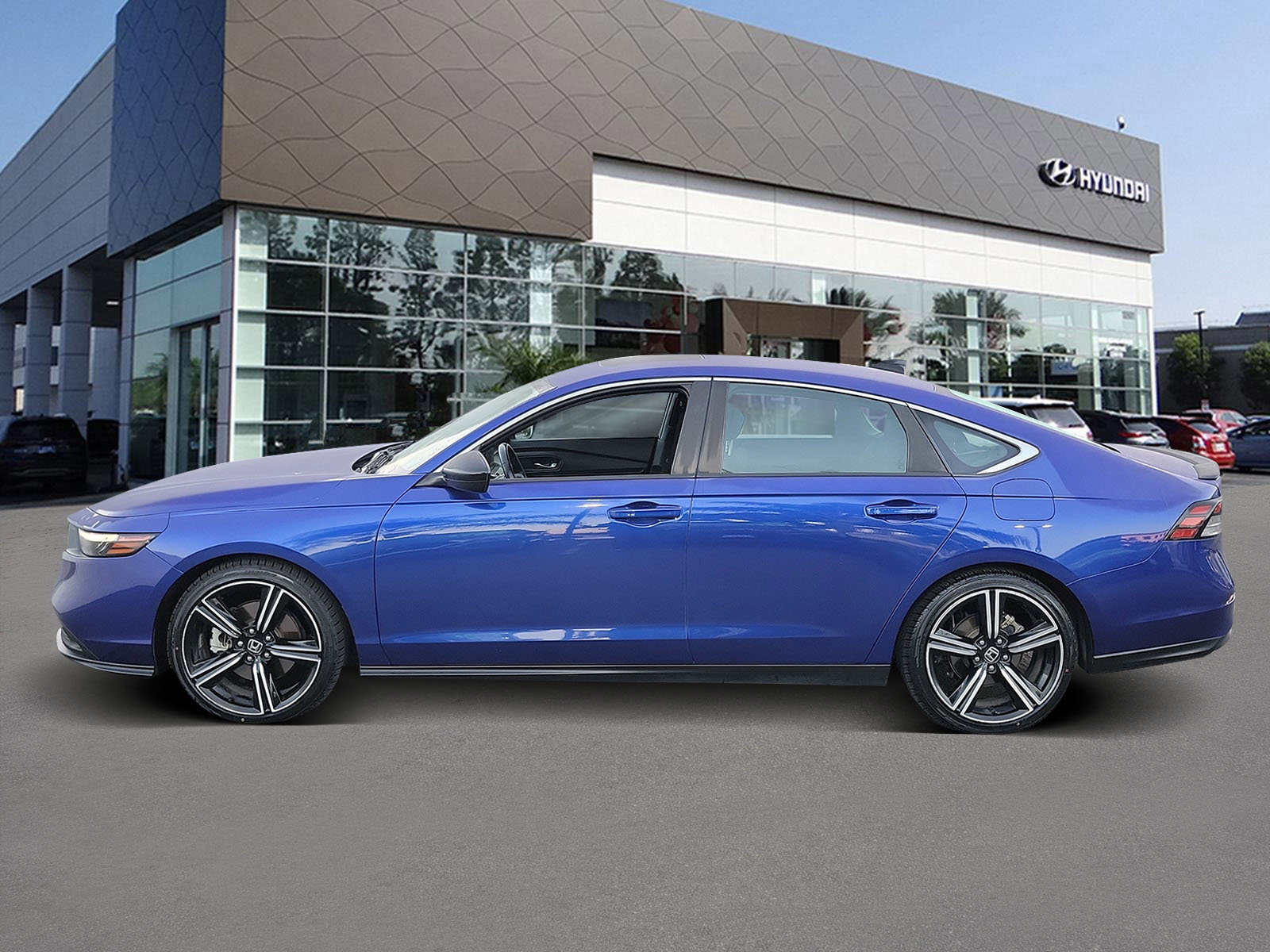 Used 2023 Honda Accord Sport image 3