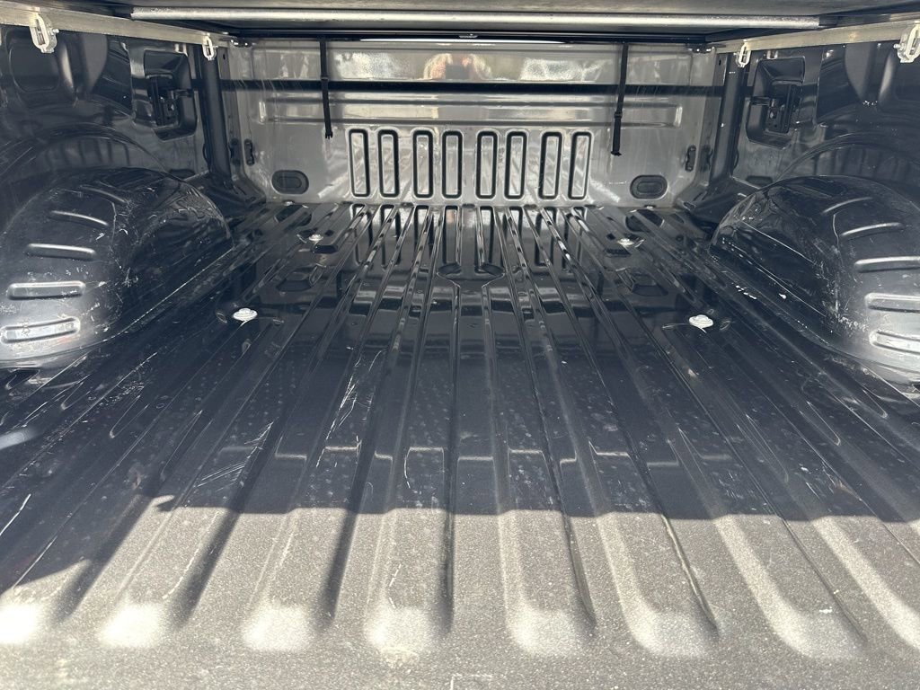 Used 2023 Ford F250 XLT w/ Snow Plow/Camper Package image 28