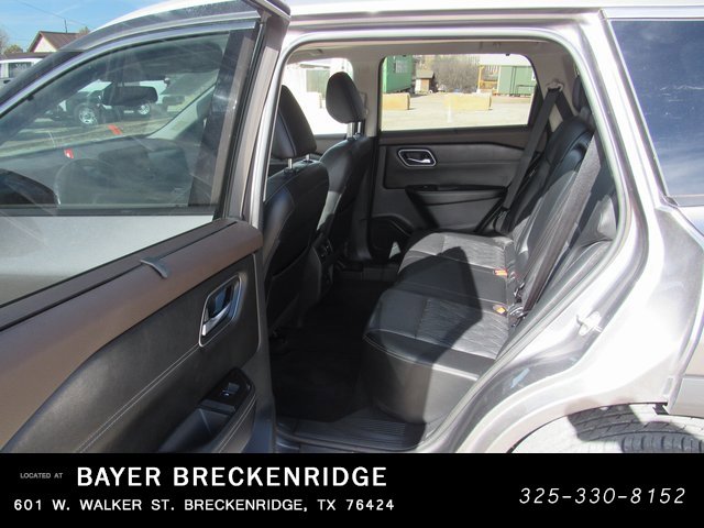 Used 2021 Nissan Rogue Platinum image 14
