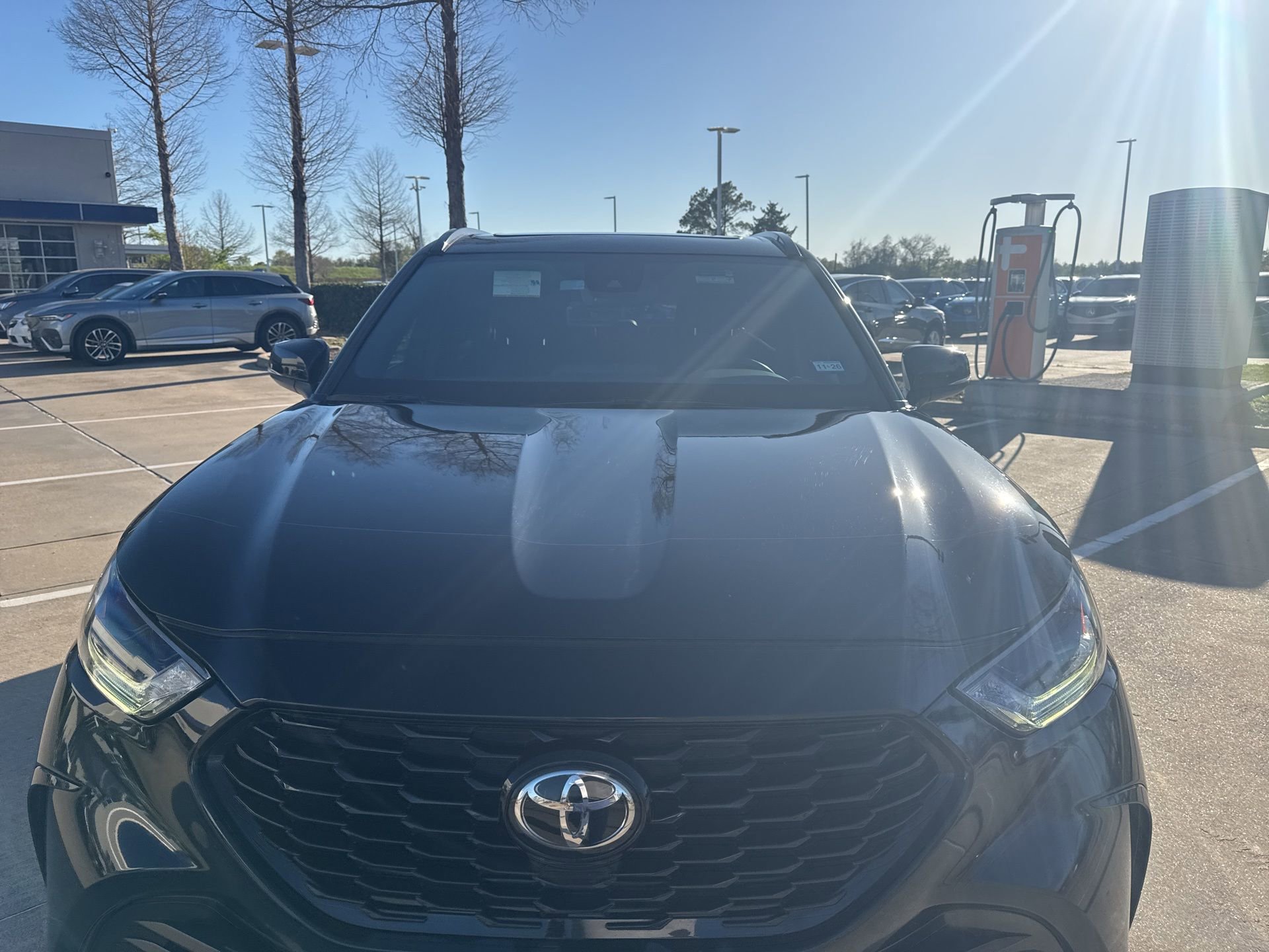 Used 2021 Toyota Highlander XSE image 2