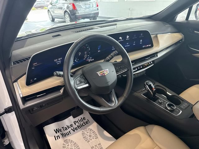 Certified 2024 Cadillac XT4 Luxury w/ Cold Weather Package AWD/4WD image 18