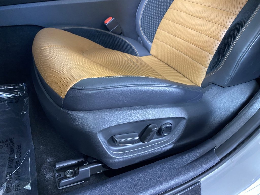 Used 2022 Toyota Avalon Touring image 22