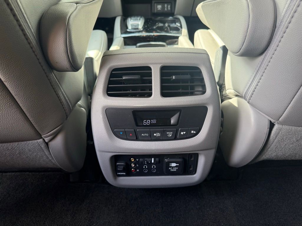 Used 2017 Honda Pilot Touring image 11