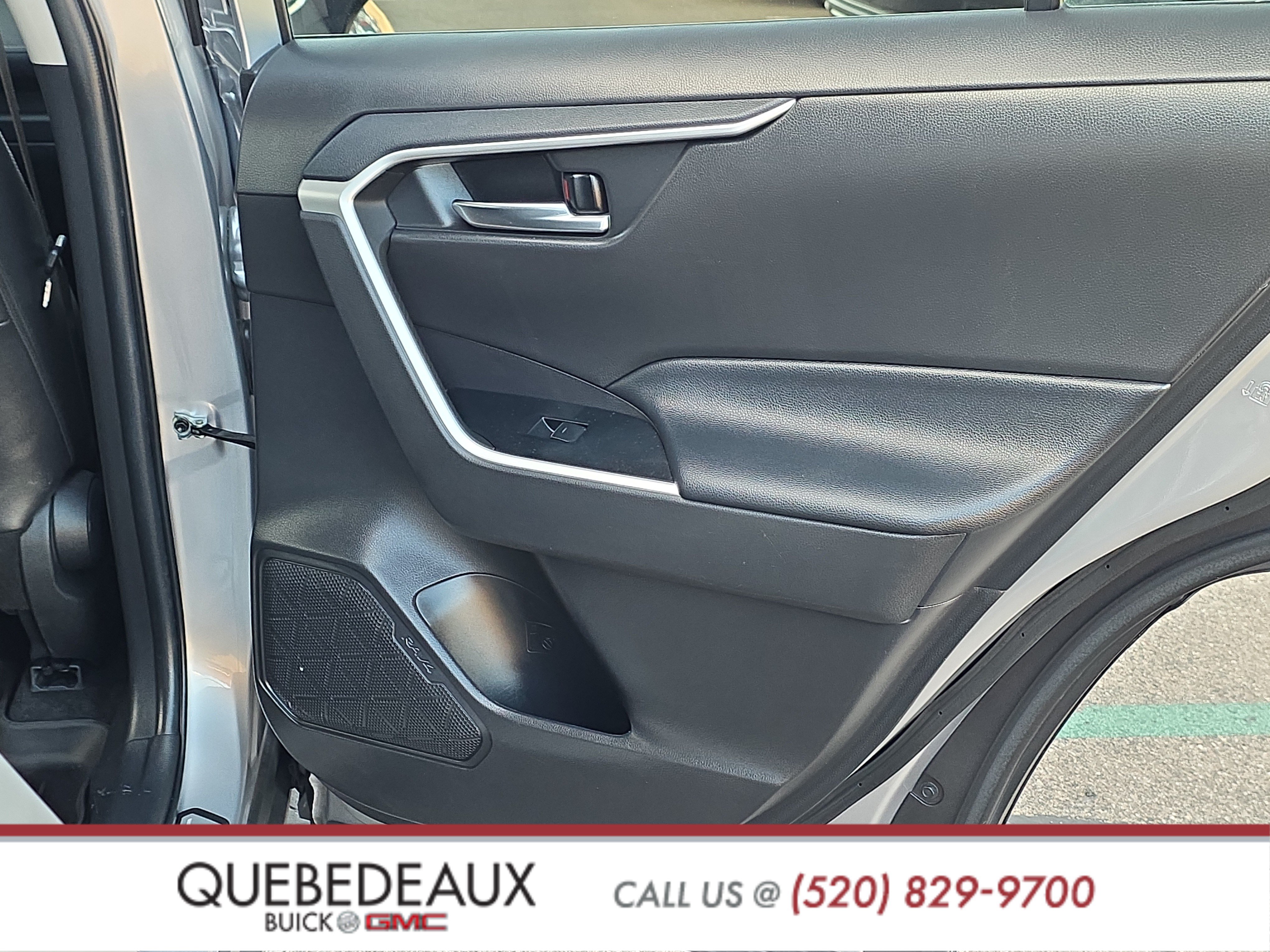 Used 2022 Toyota RAV4 XLE Premium FWD image 25