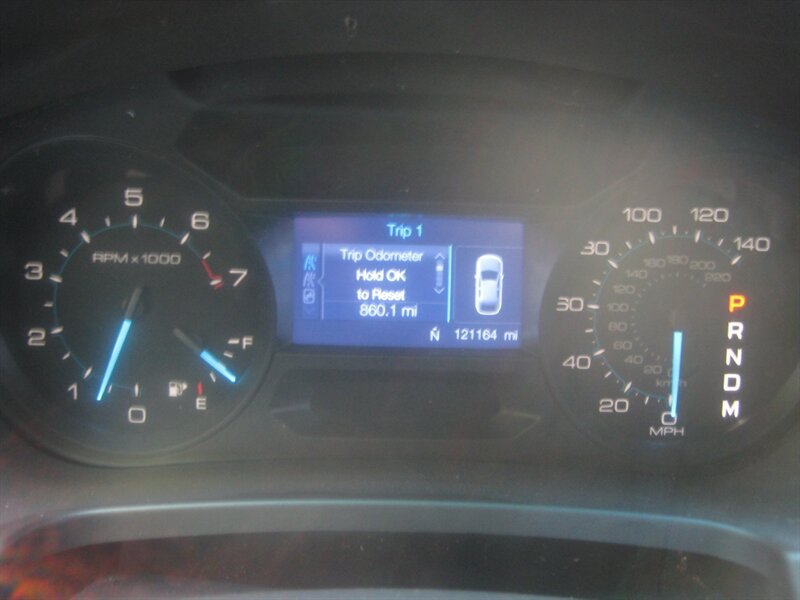 Used 2015 Ford Explorer XLT FWD image 28