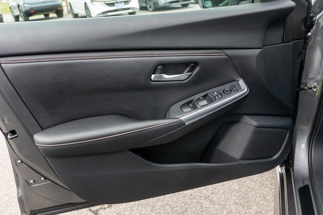 Certified 2023 Nissan Sentra SR FWD image 18
