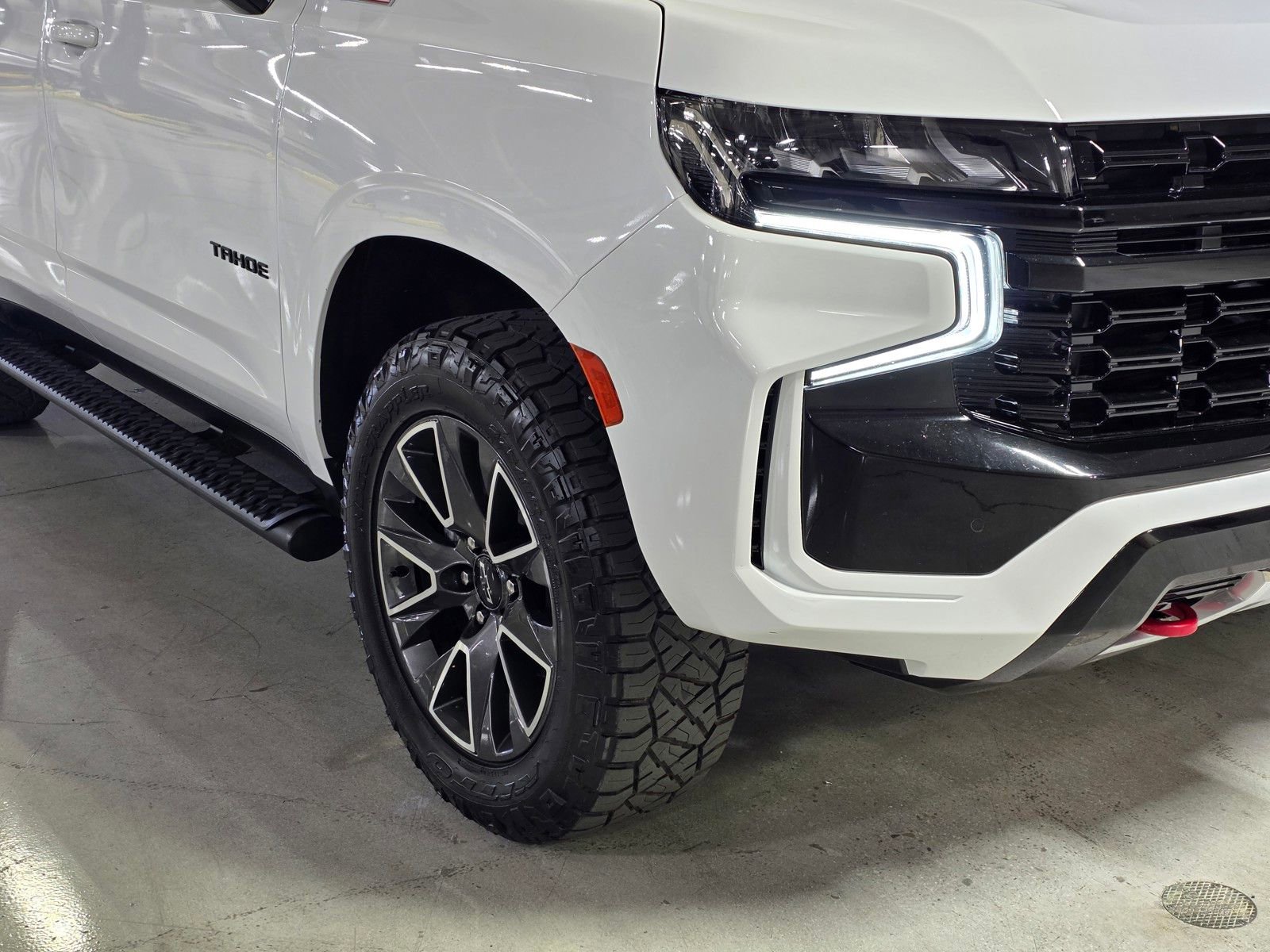 Used 2023 Chevrolet Tahoe Z71 AWD/4WD image 10