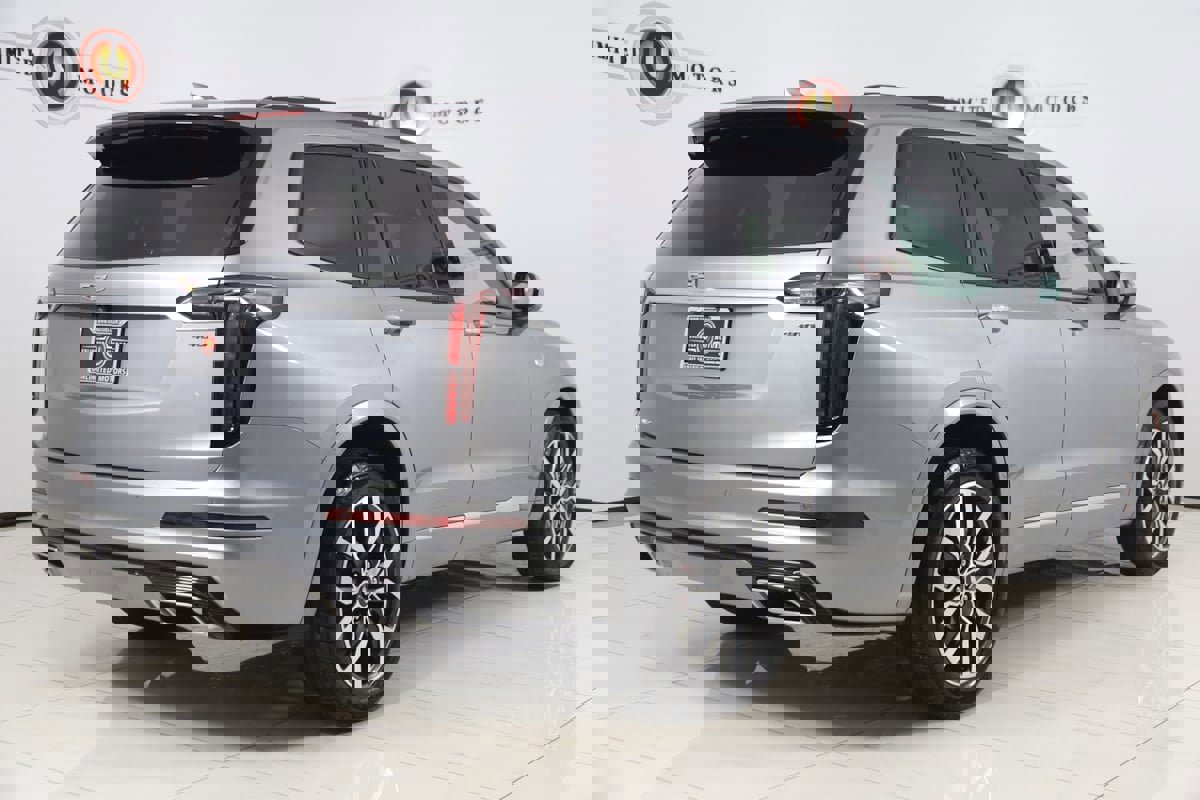 Used 2024 Cadillac XT6 Sport image 3