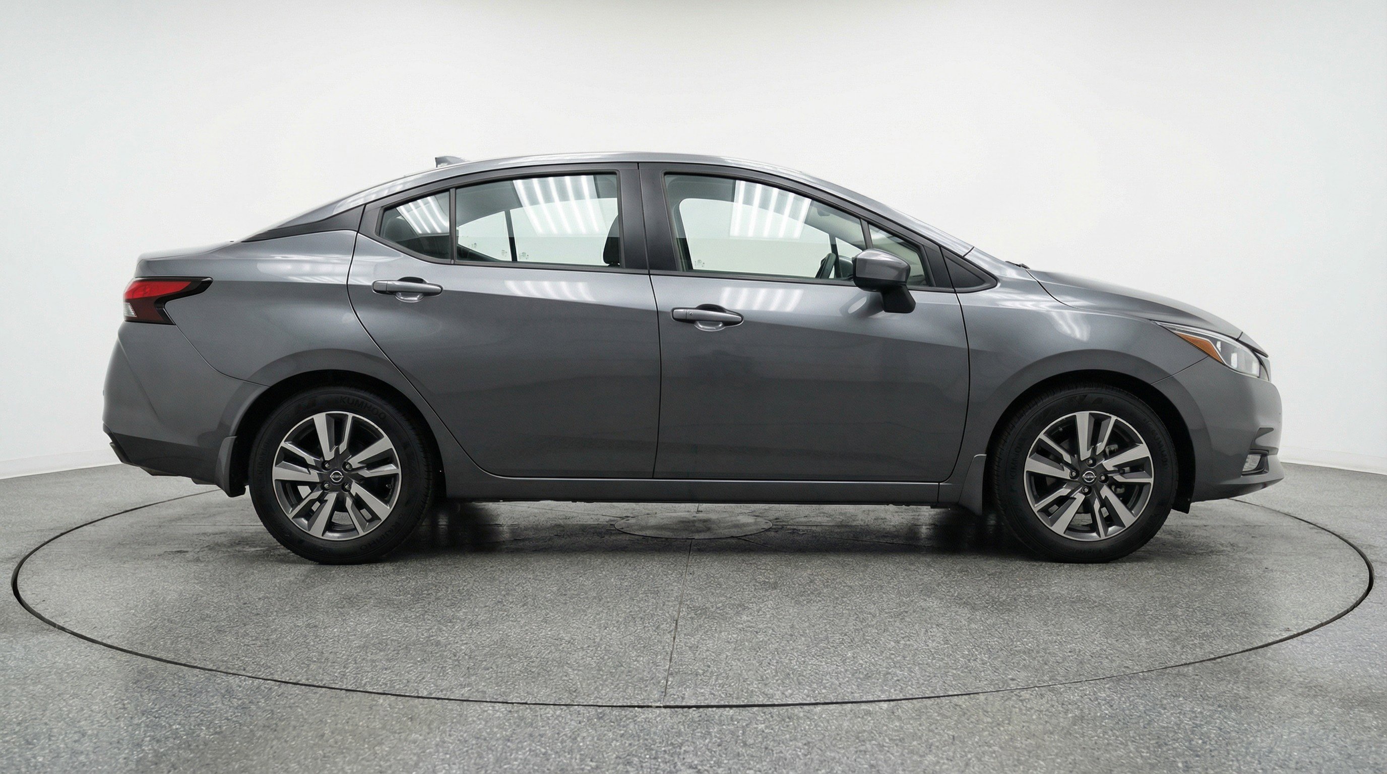 Used 2025 Nissan Versa SV image 11