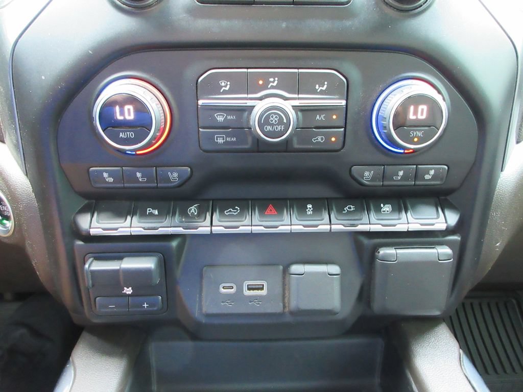 Certified 2020 Chevrolet Silverado 1500 LTZ w/ LTZ Texas Edition AWD/4WD image 31