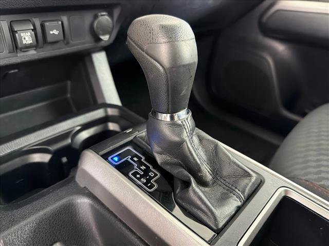 Used 2021 Toyota Tacoma SR5 AWD/4WD image 30