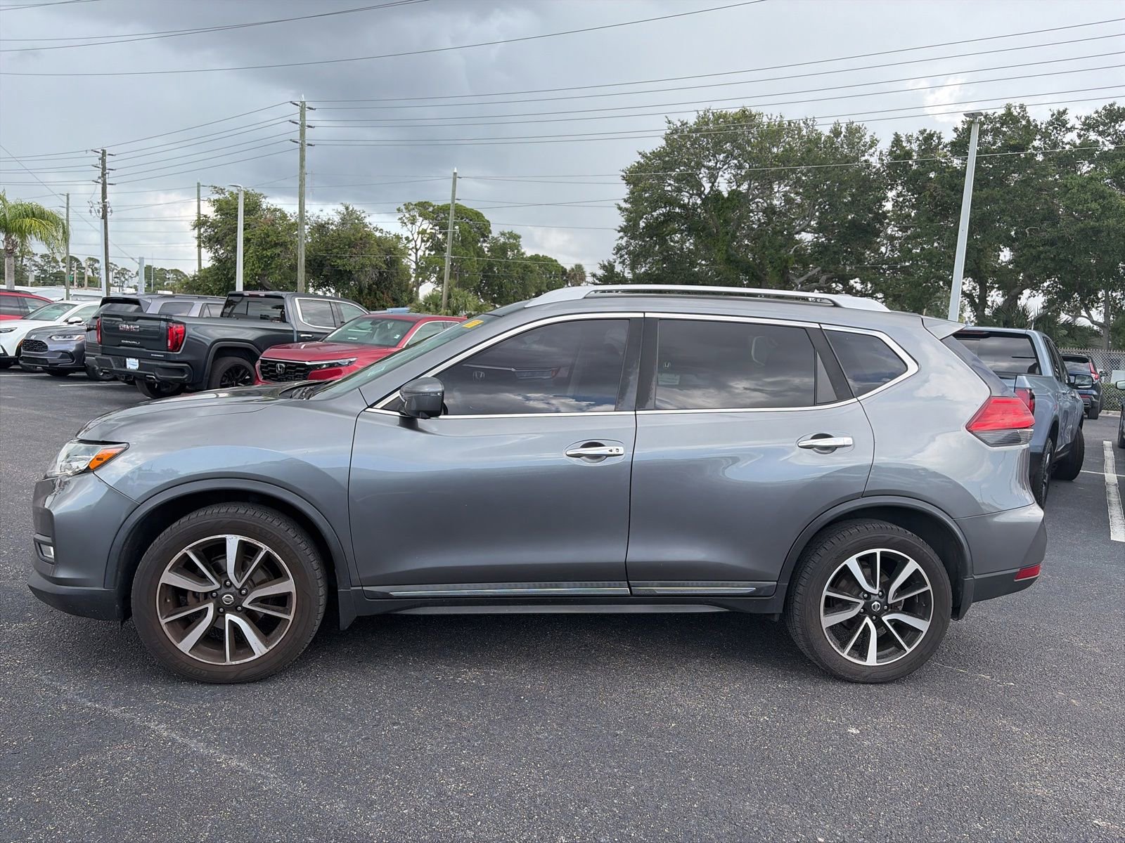 Used 2017 Nissan Rogue SL AWD/4WD image 4