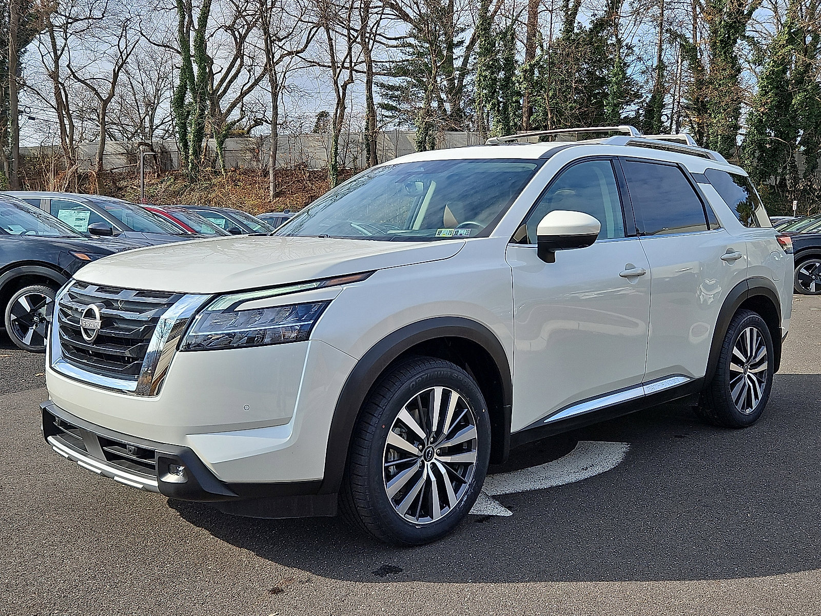 Certified 2022 Nissan Pathfinder Platinum w/ Cargo Package image 3
