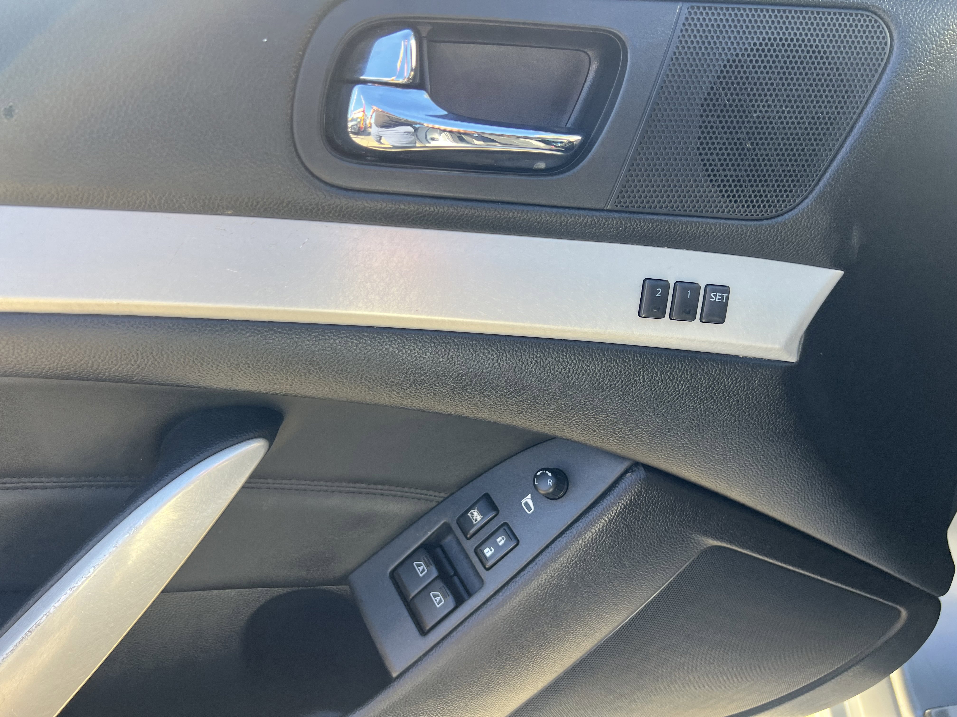 Used 2009 INFINITI G37 Journey w/ Premium Pkg image 13