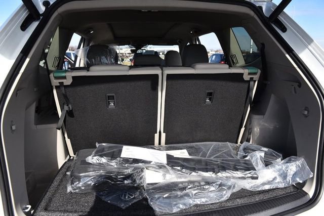 New 2026 Volkswagen Atlas SEL Premium R-Line image 25