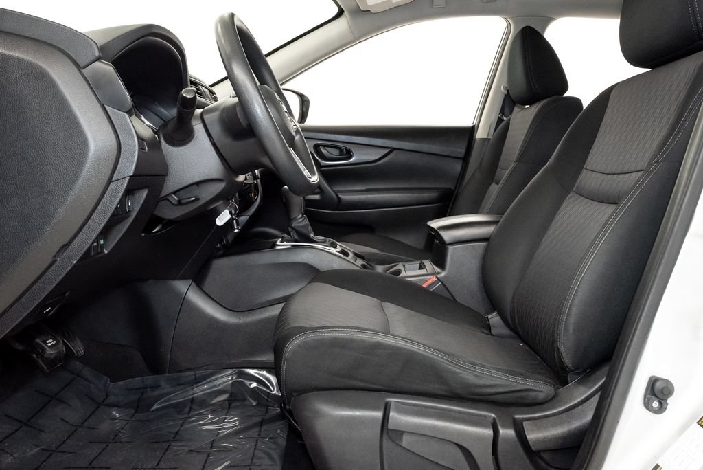 Used 2020 Nissan Rogue S FWD image 11