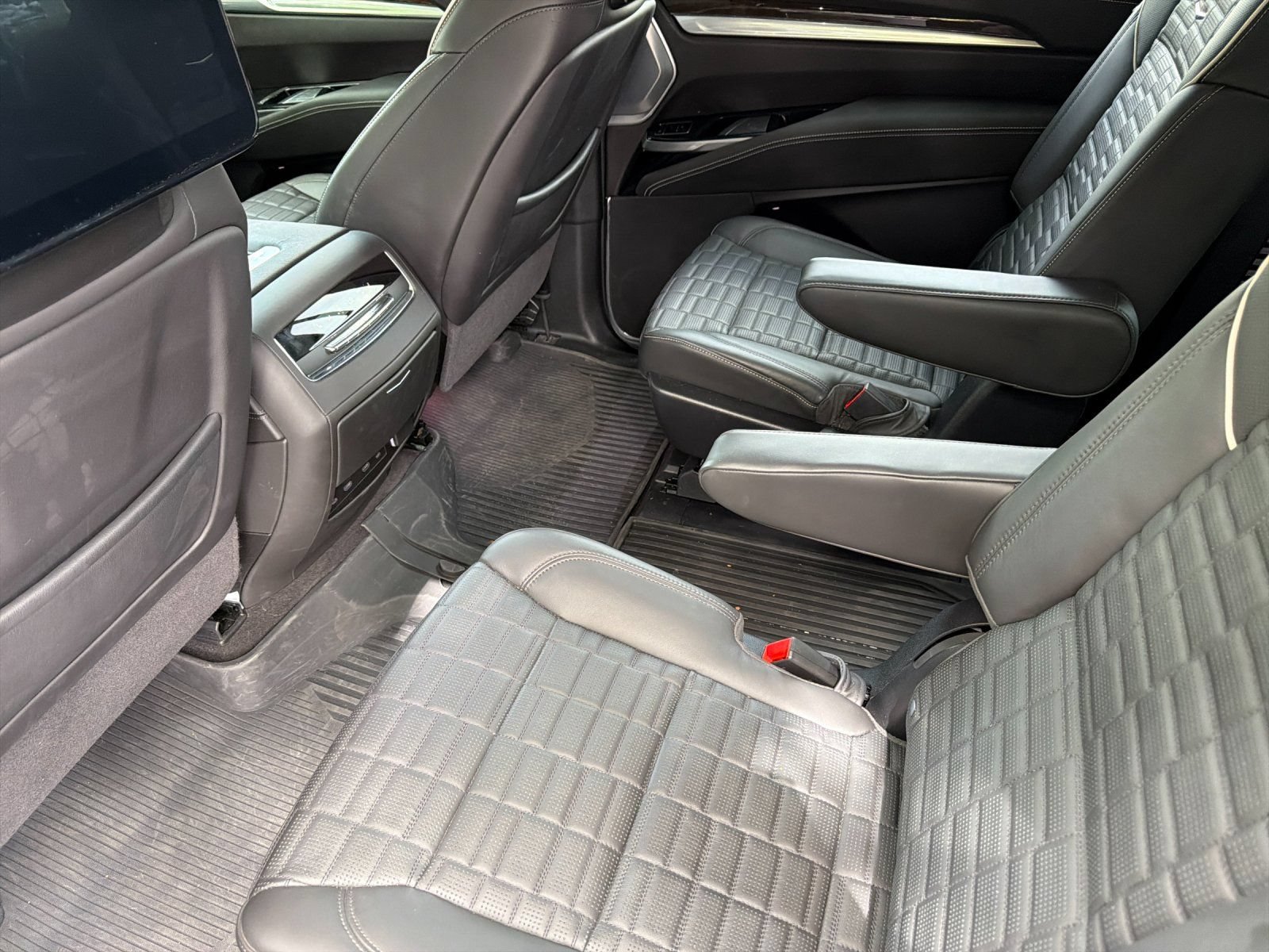 Used 2025 Cadillac Escalade ESV Sport Platinum w/ LPO, Floor Liner Package AWD/4WD image 11