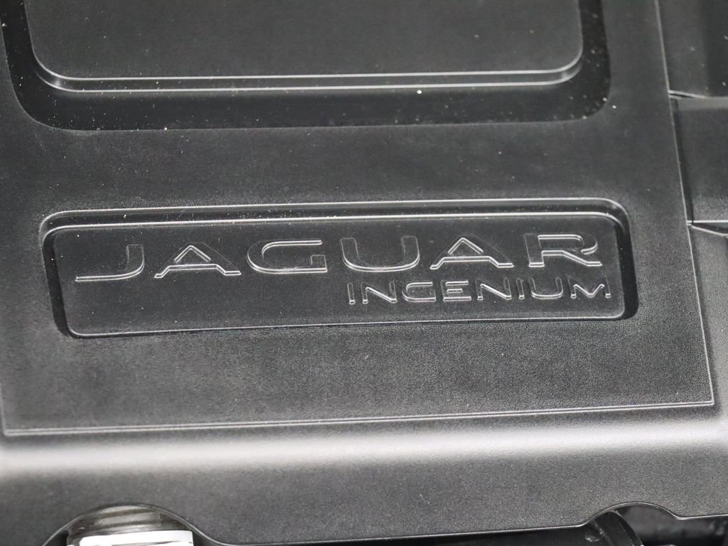 Used 2019 Jaguar F-PACE Prestige AWD/4WD image 14