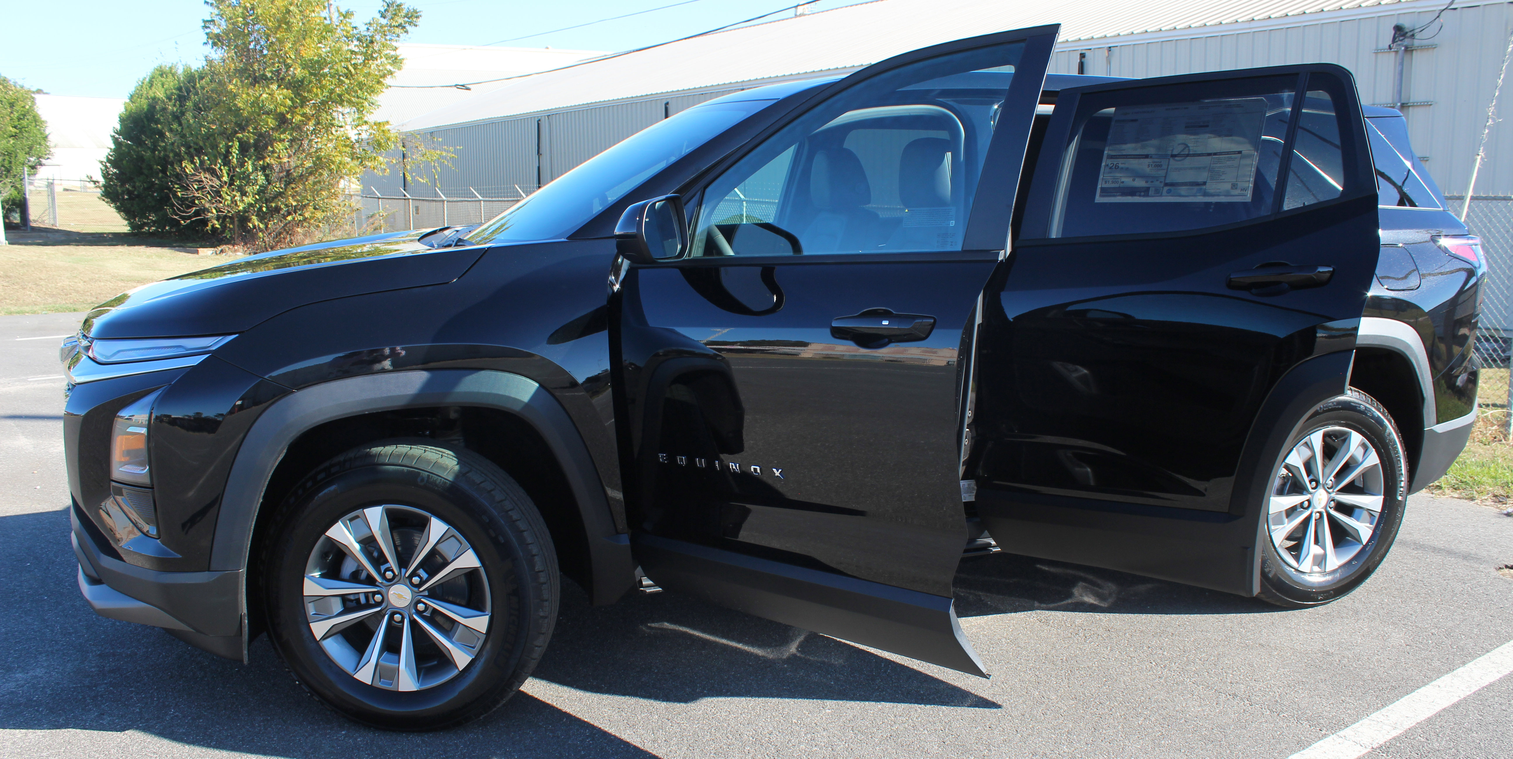 New 2026 Chevrolet Equinox LT w/ Convenience Package II image 4