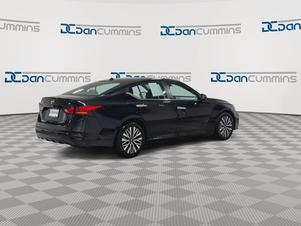 Used 2025 Nissan Altima 2.5 SV FWD image 8