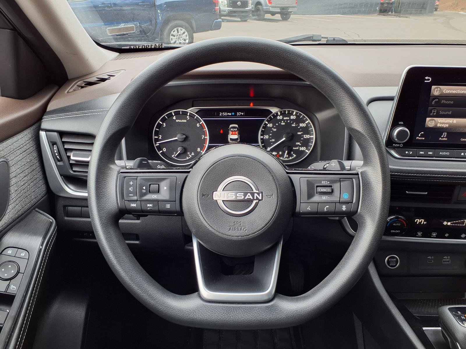 Used 2023 Nissan Rogue SV image 14