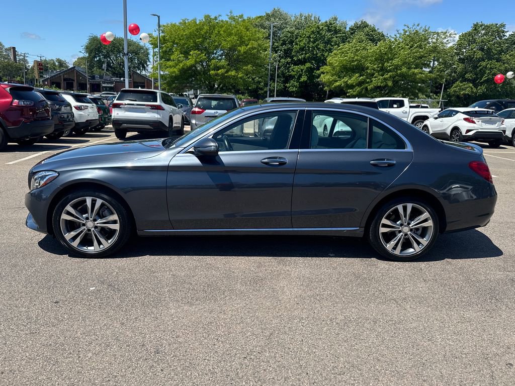 Used 2016 Mercedes-Benz C 300 4MATIC Sedan image 4