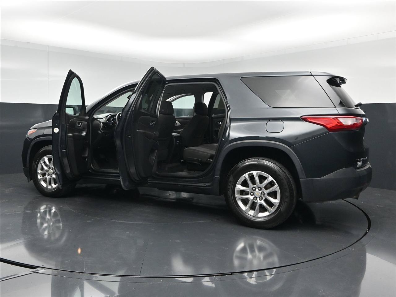 Used 2018 Chevrolet Traverse LS AWD/4WD image 30