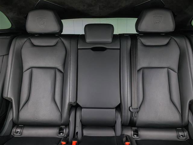 Used 2021 Lamborghini Urus image 21