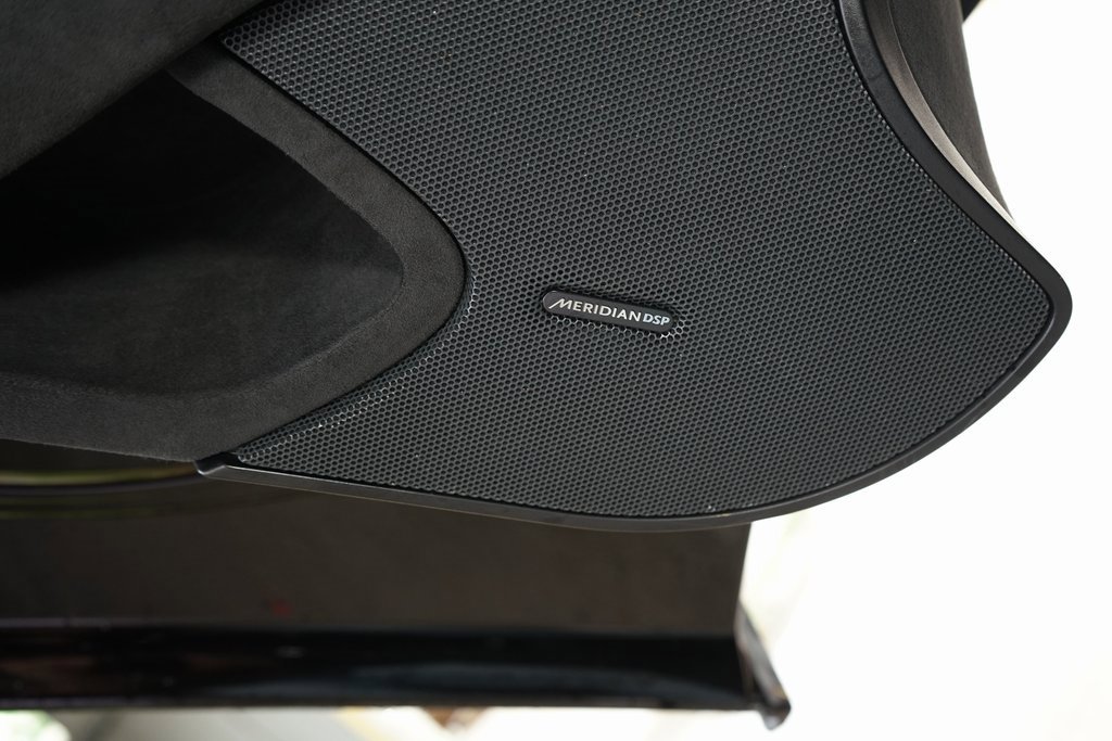 Used 2015 McLaren 650S Spider image 24