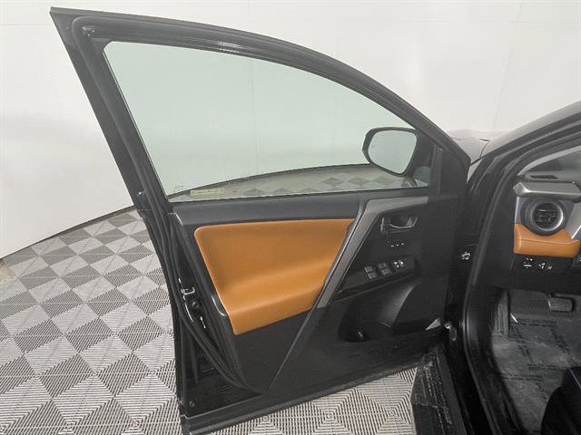 Used 2017 Toyota RAV4 Limited image 19